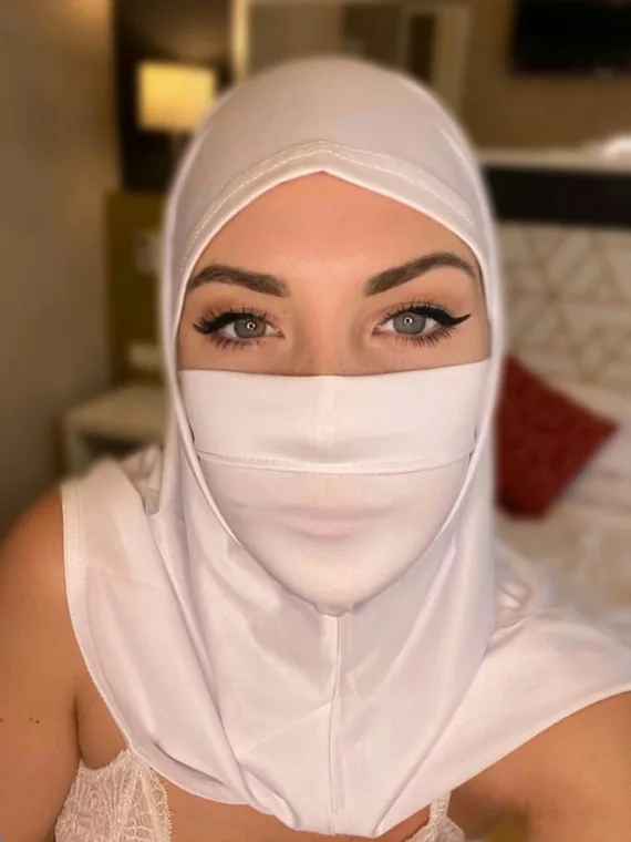 Emine, creadora española de OnlyFans