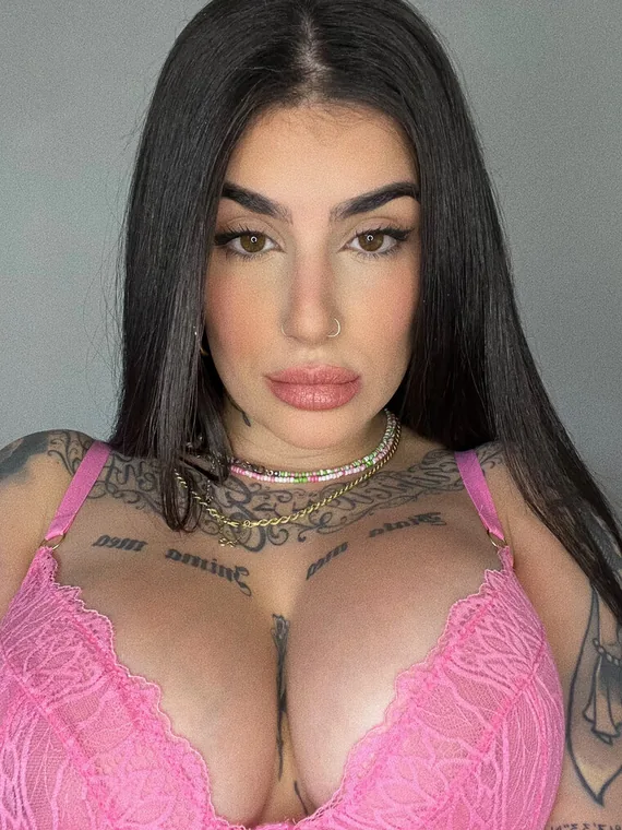 Raquelemb, creadora española de OnlyFans